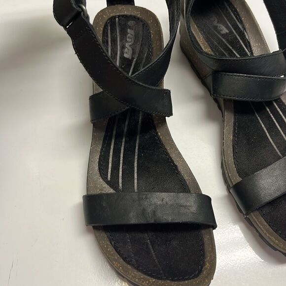 Teva Black Criss Cross Cork Strappy Sandals with Hoop and Loop Closure- Size 9.5 - Picture 2 of 12